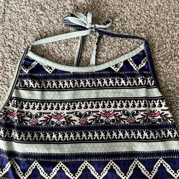 Patterned Halter Top🩷🩵💙 - Picture 4 of 5